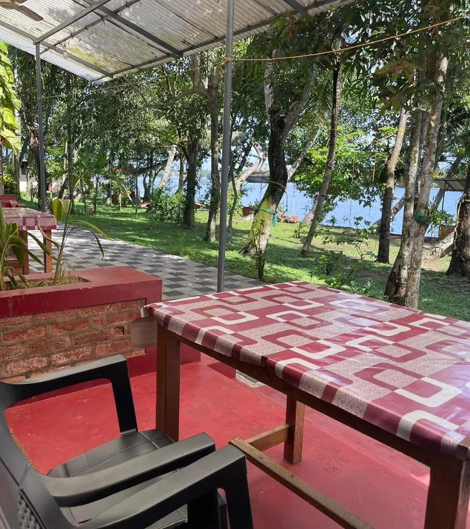 Ashtamudivillas كولاّم 0*,  الهند